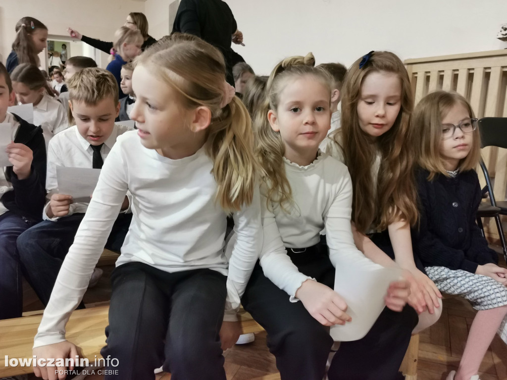 Łowicz. 11 Listopada w SP1