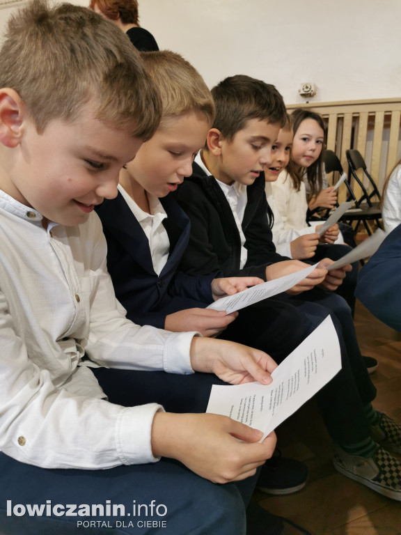 Łowicz. 11 Listopada w SP1