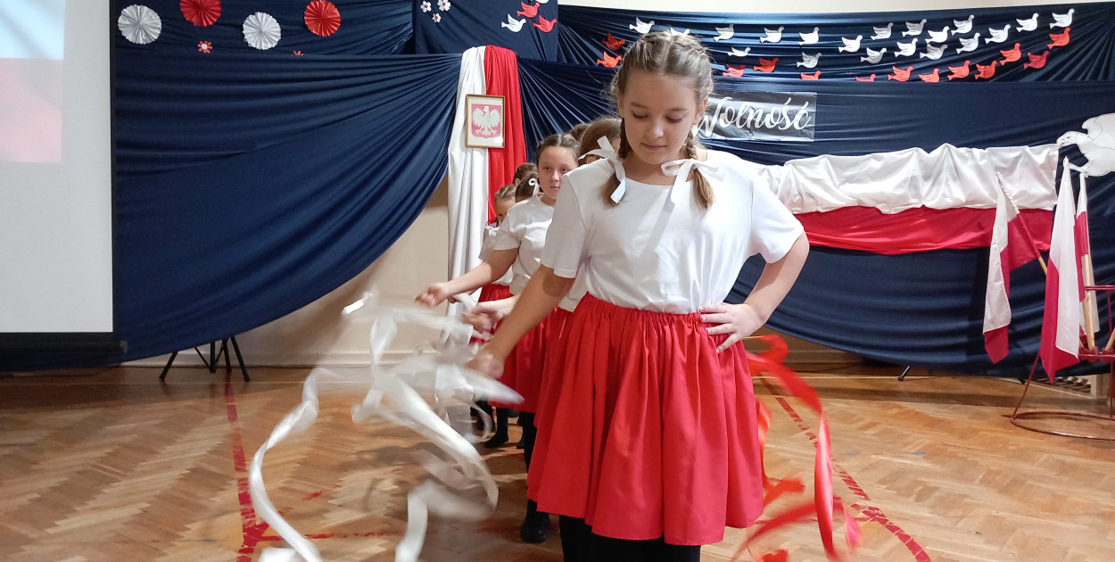 Łowicz. 11 Listopada w SP1