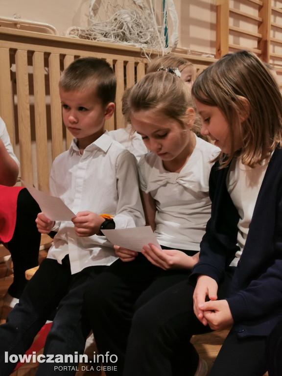 Łowicz. 11 Listopada w SP1