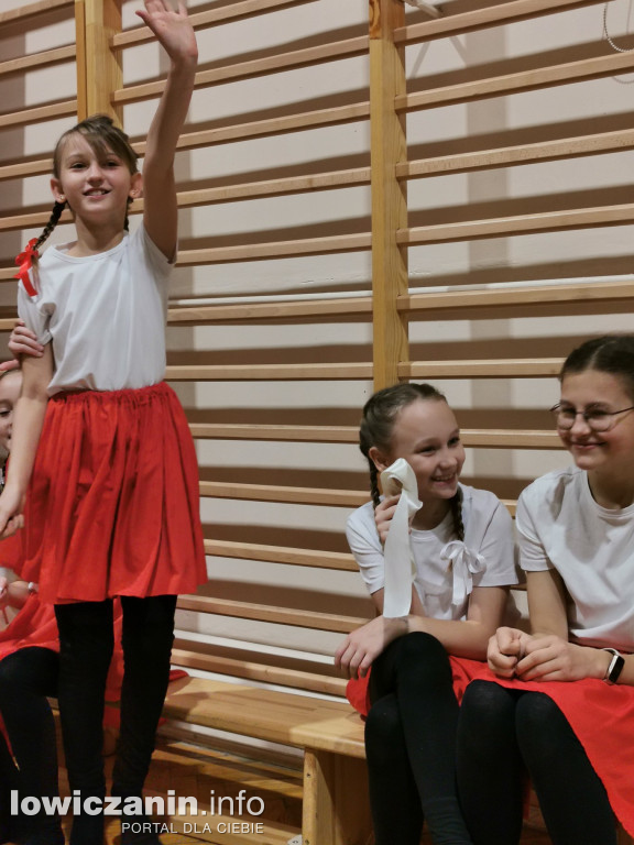 Łowicz. 11 Listopada w SP1