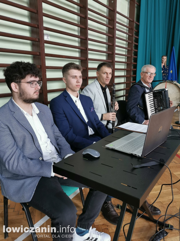 Narodowe Święto Niepodległości w szkole blichowskiej