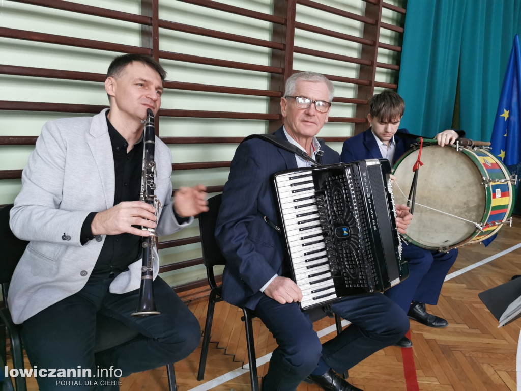 Narodowe Święto Niepodległości w szkole blichowskiej