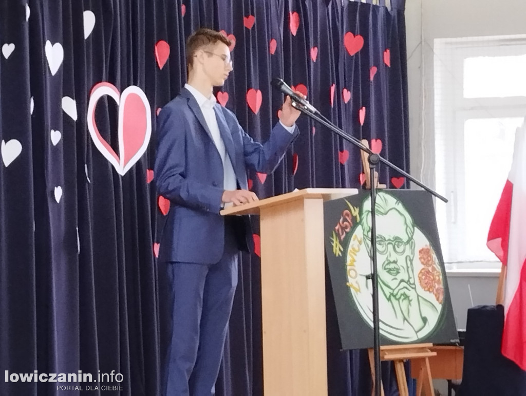Łowicz. Obchody Święta Niepodległości w ZSP 4