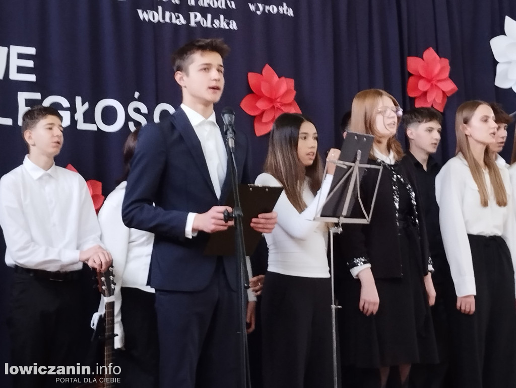 Łowicz. Obchody Święta Niepodległości w ZSP 4