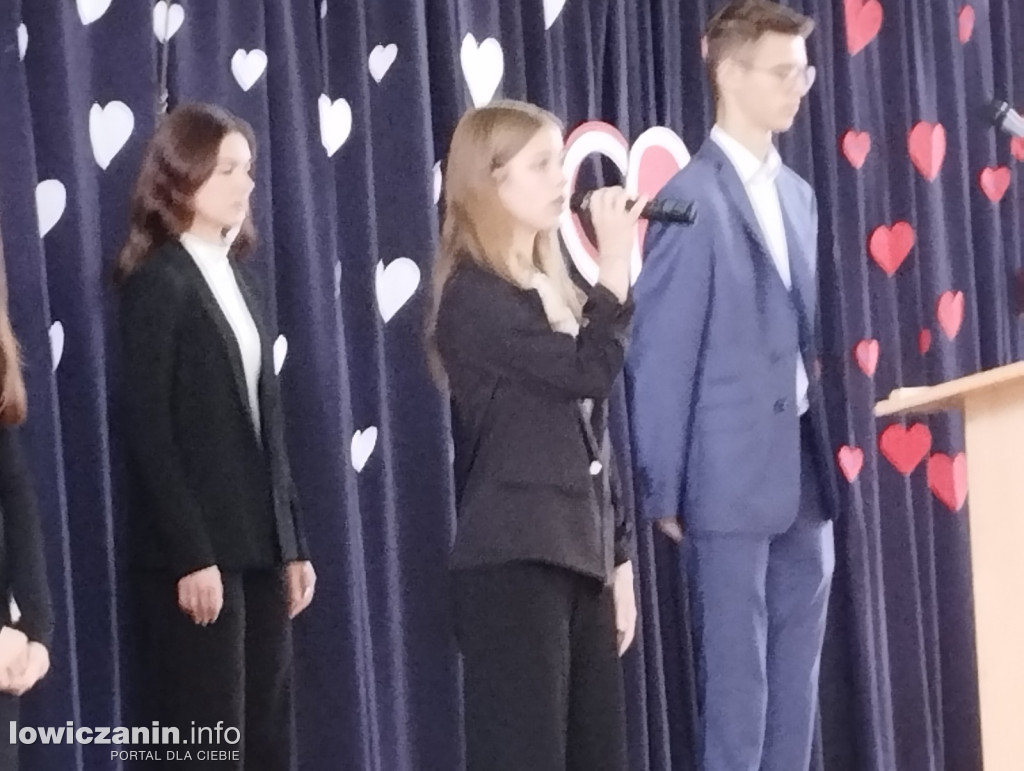 Łowicz. Obchody Święta Niepodległości w ZSP 4