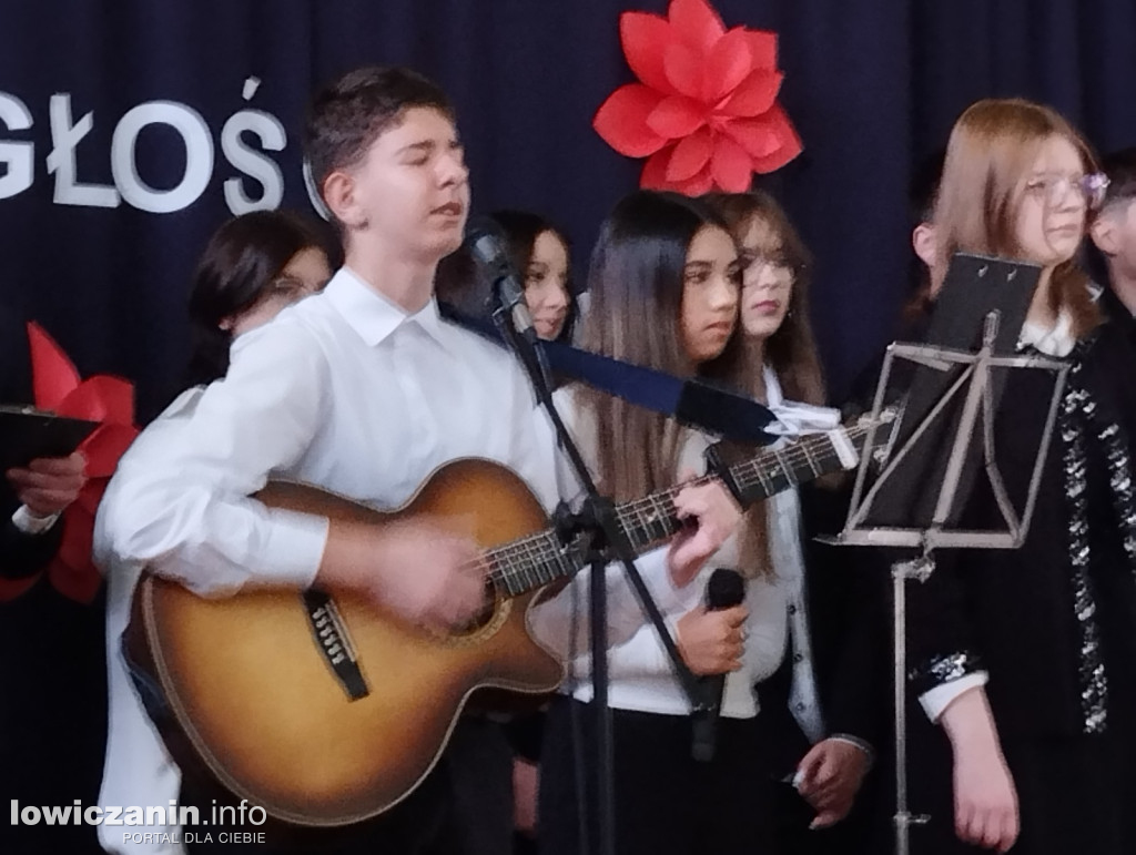 Łowicz. Obchody Święta Niepodległości w ZSP 4