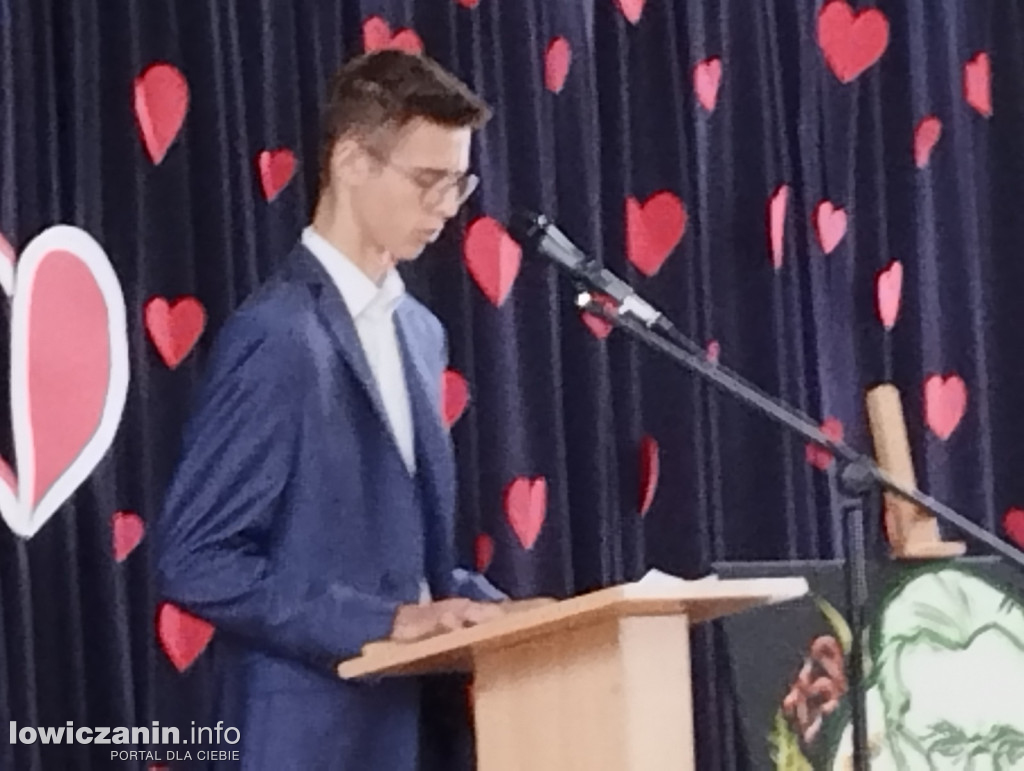 Łowicz. Obchody Święta Niepodległości w ZSP 4