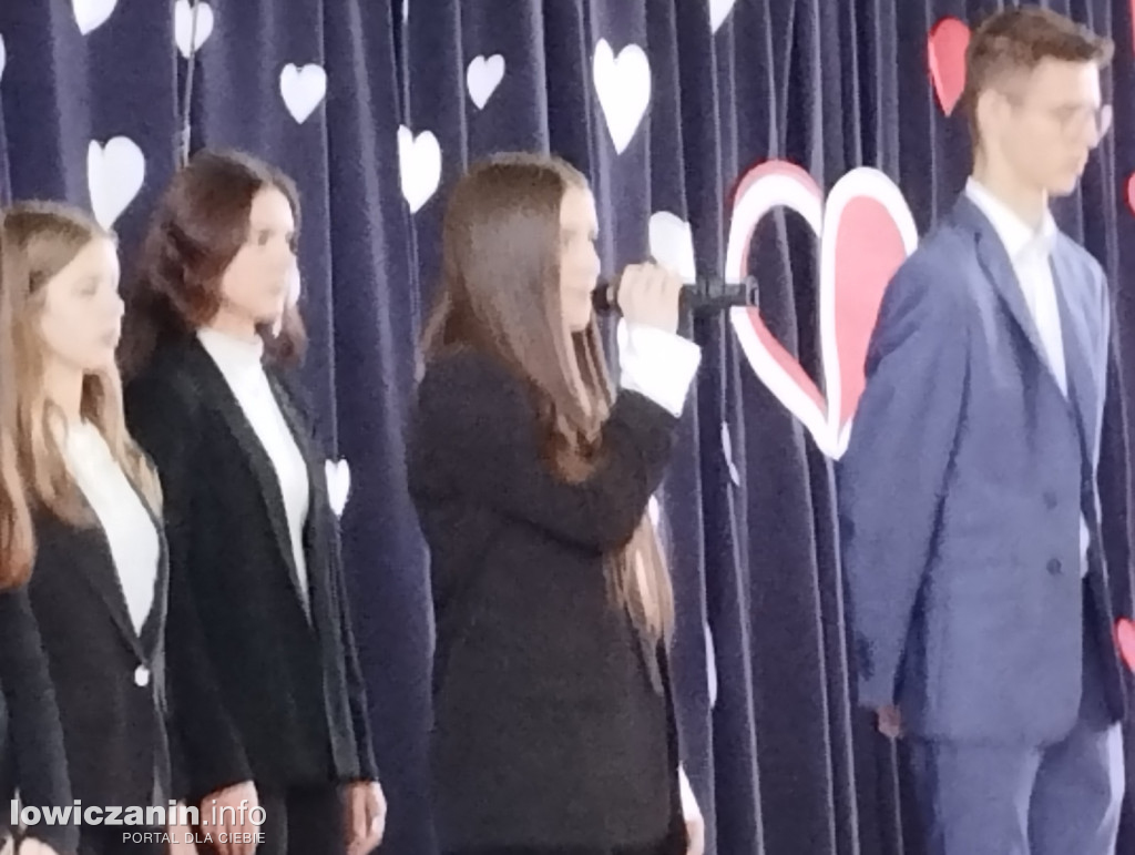 Łowicz. Obchody Święta Niepodległości w ZSP 4