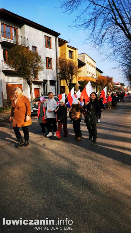 Pochód szkoły pijarskiej w Łowiczu