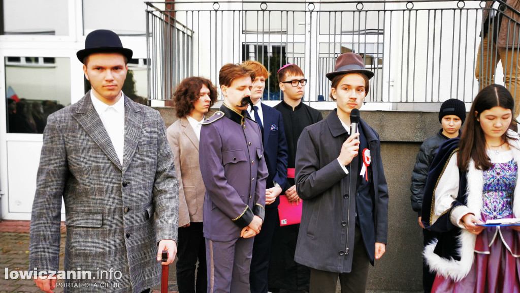 Pochód szkoły pijarskiej w Łowiczu