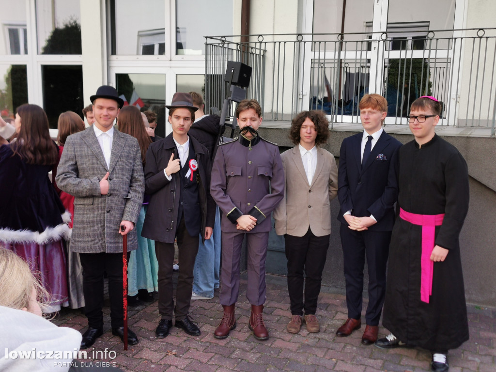 Pochód szkoły pijarskiej w Łowiczu