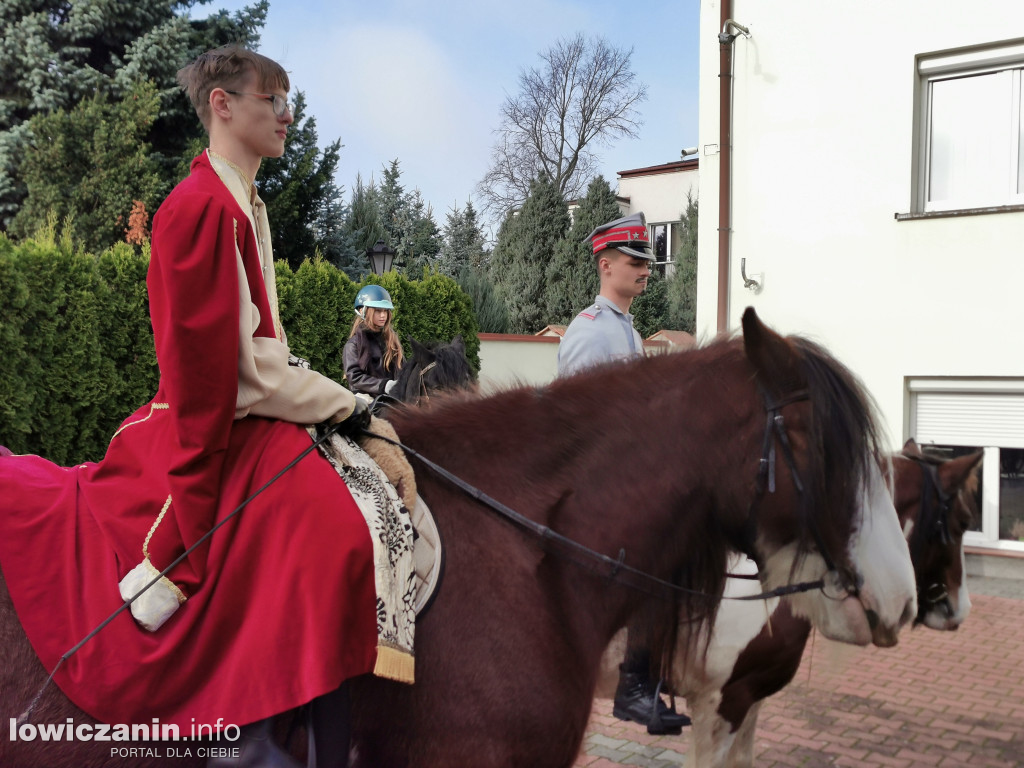 Pochód szkoły pijarskiej w Łowiczu