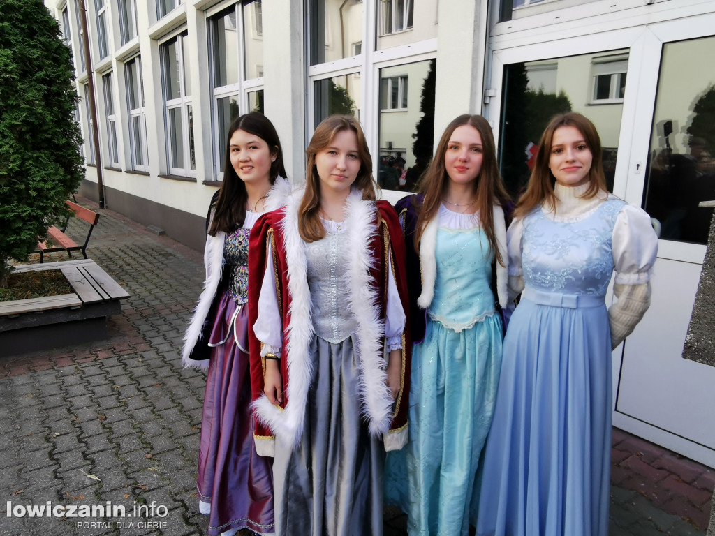 Pochód szkoły pijarskiej w Łowiczu