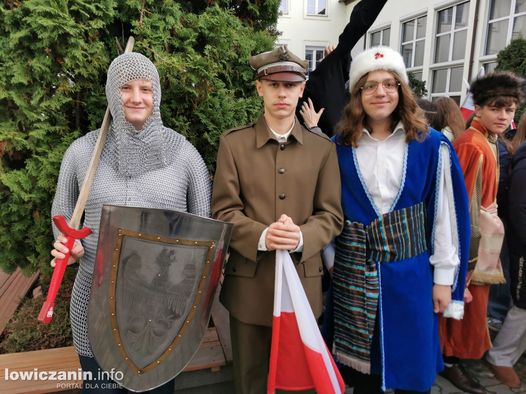 Pochód szkoły pijarskiej w Łowiczu