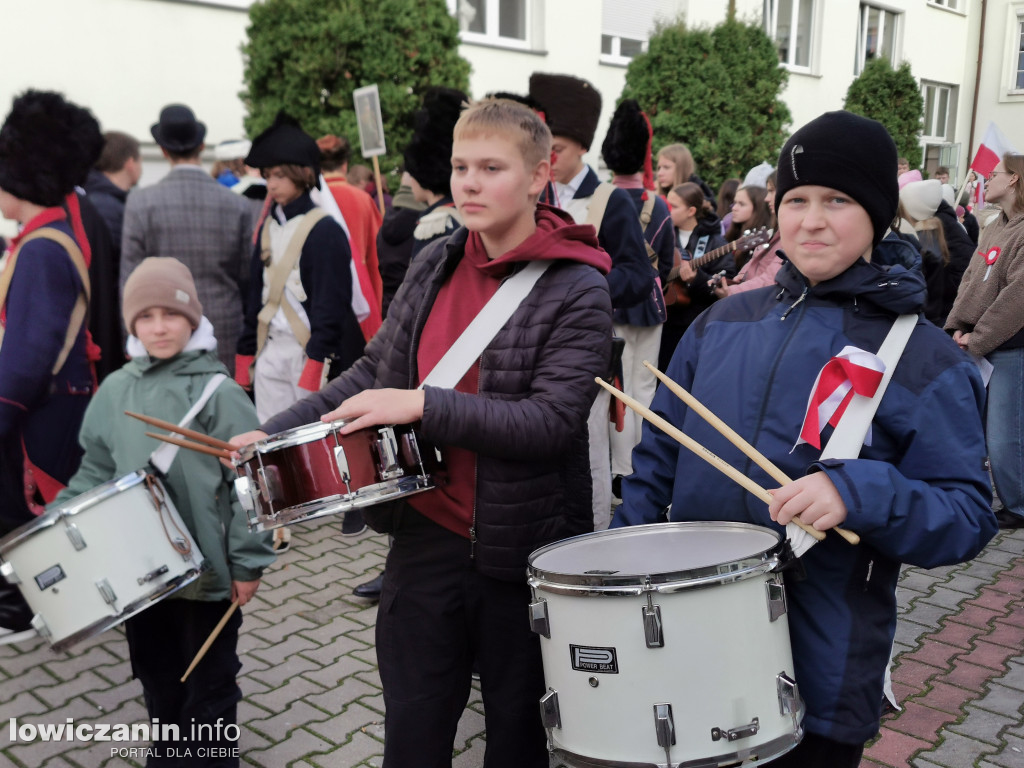 Pochód szkoły pijarskiej w Łowiczu