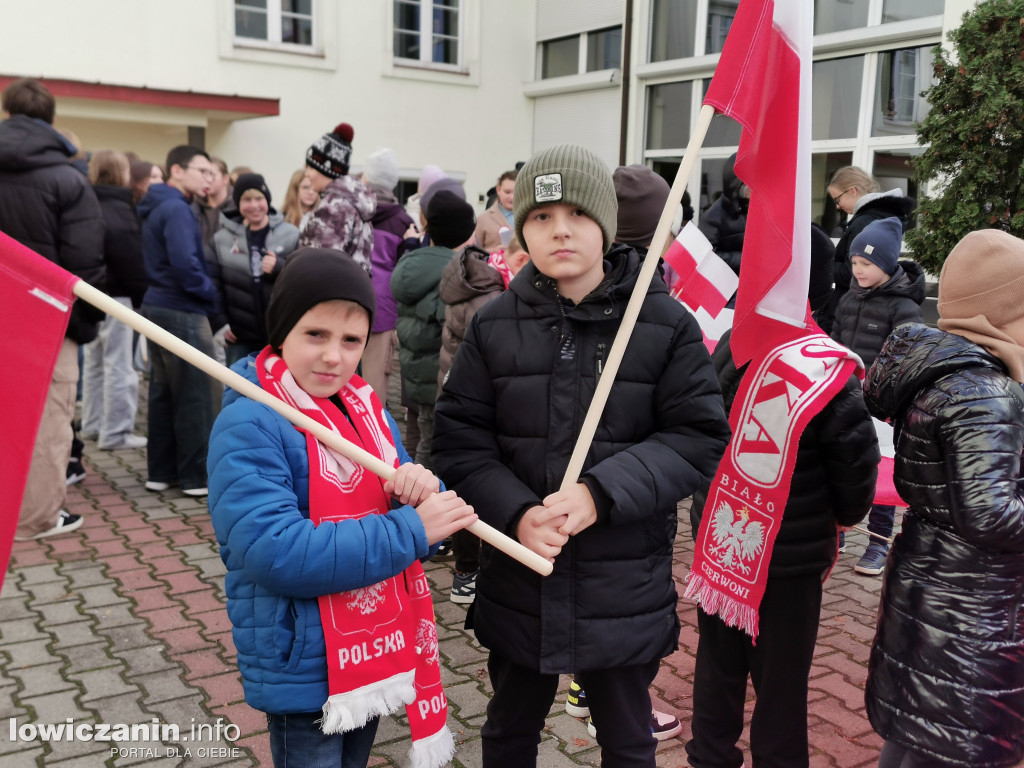 Pochód szkoły pijarskiej w Łowiczu