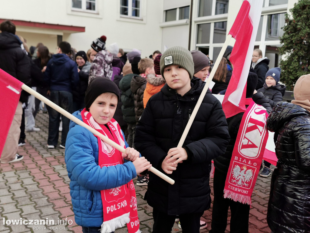 Pochód szkoły pijarskiej w Łowiczu