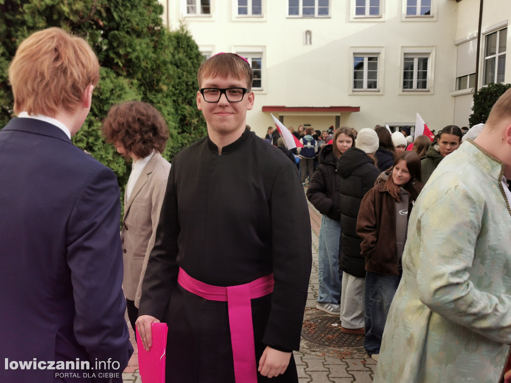 Pochód szkoły pijarskiej w Łowiczu