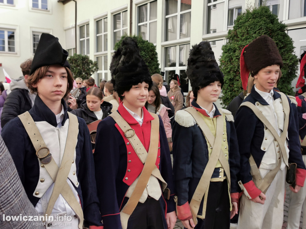 Pochód szkoły pijarskiej w Łowiczu