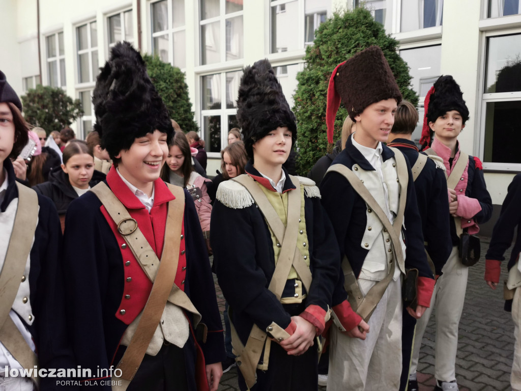 Pochód szkoły pijarskiej w Łowiczu