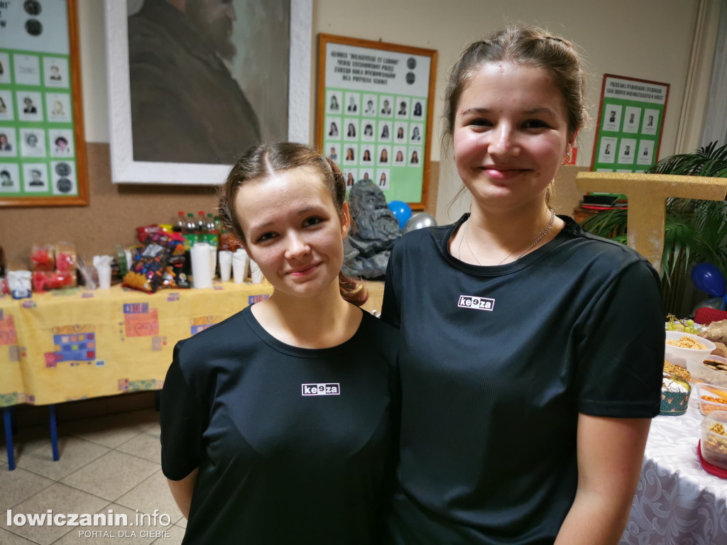 Nocna siatkówka w I LO w Łowiczu