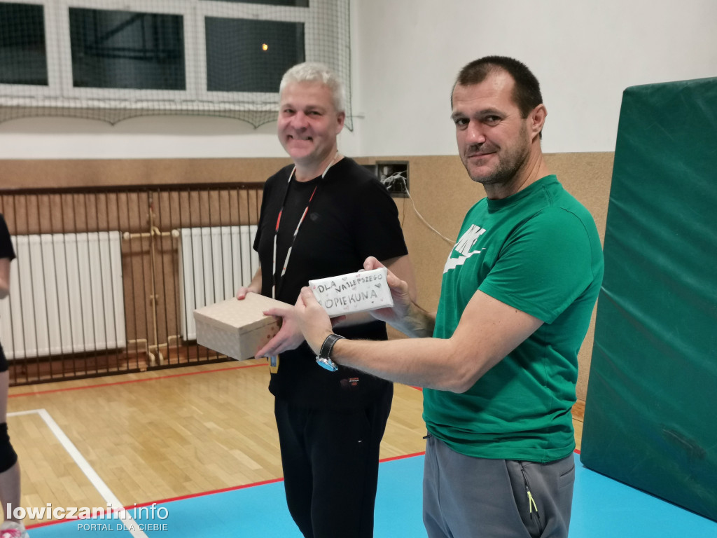 Nocna siatkówka w I LO w Łowiczu