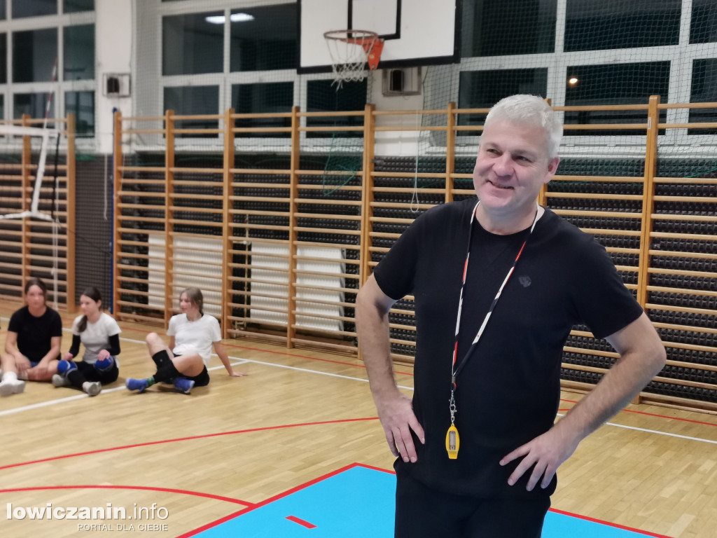 Nocna siatkówka w I LO w Łowiczu