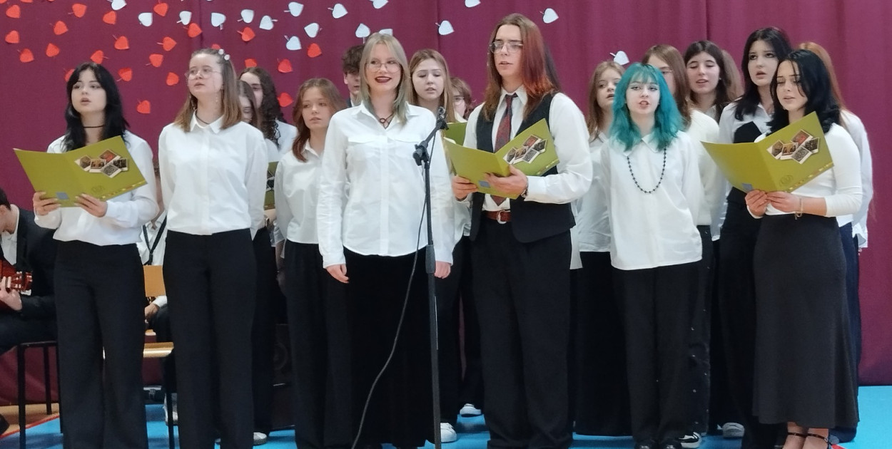 Łowicz. Uroczystości patriotyczne w I LO