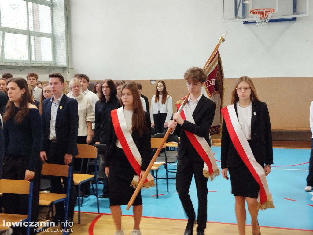 Łowicz. Uroczystości patriotyczne w I LO
