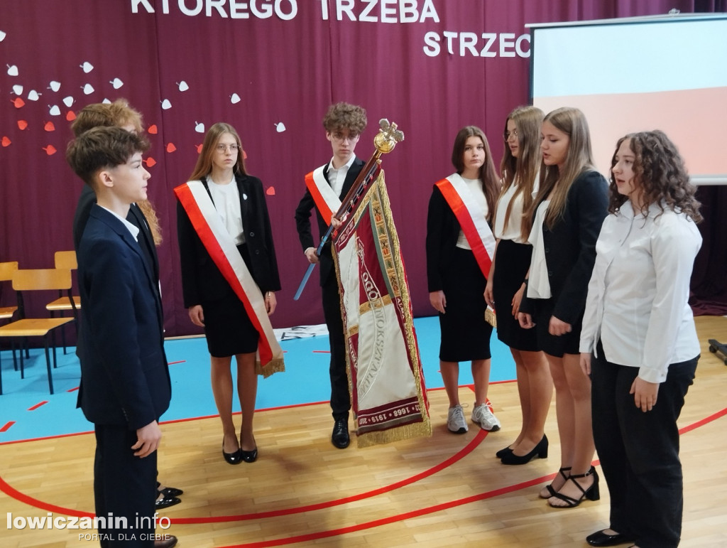 Łowicz. Uroczystości patriotyczne w I LO