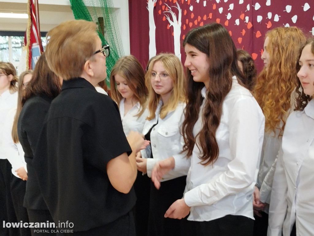Łowicz. Uroczystości patriotyczne w I LO