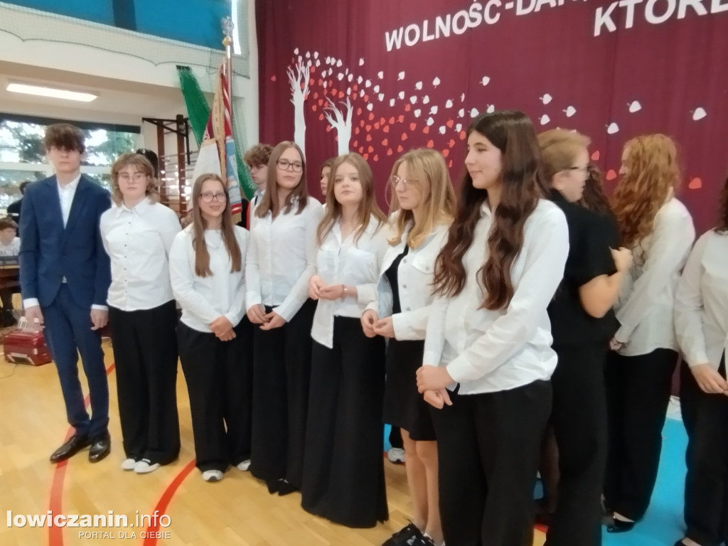 Łowicz. Uroczystości patriotyczne w I LO