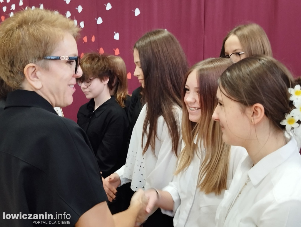 Łowicz. Uroczystości patriotyczne w I LO