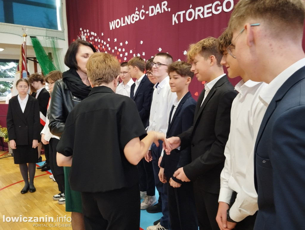 Łowicz. Uroczystości patriotyczne w I LO