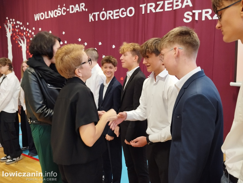 Łowicz. Uroczystości patriotyczne w I LO