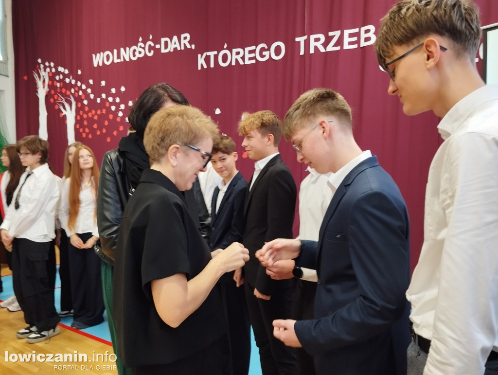 Łowicz. Uroczystości patriotyczne w I LO