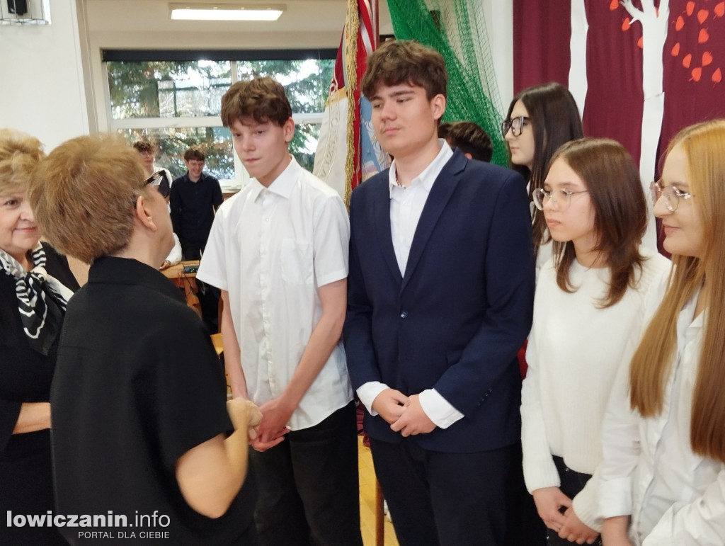 Łowicz. Uroczystości patriotyczne w I LO