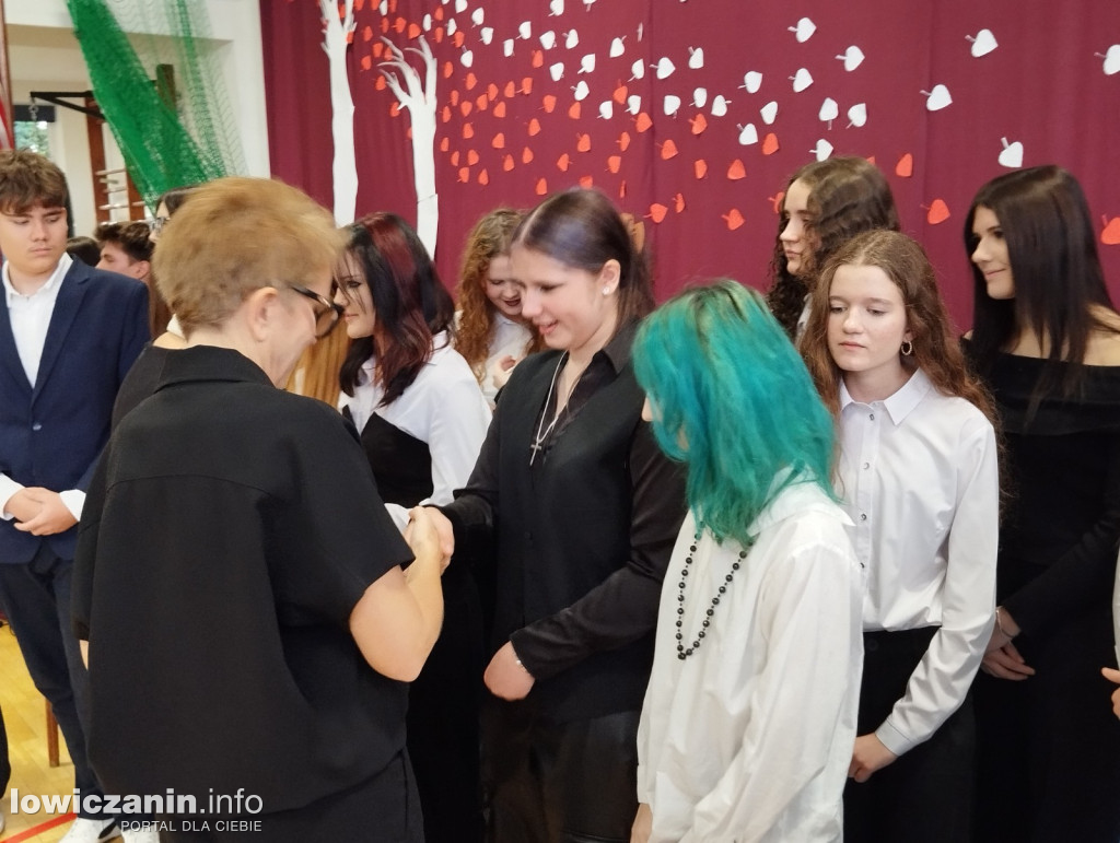 Łowicz. Uroczystości patriotyczne w I LO