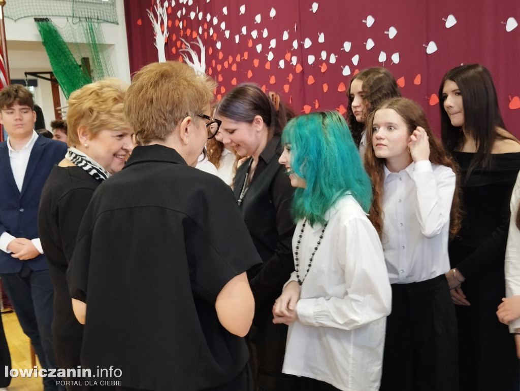 Łowicz. Uroczystości patriotyczne w I LO