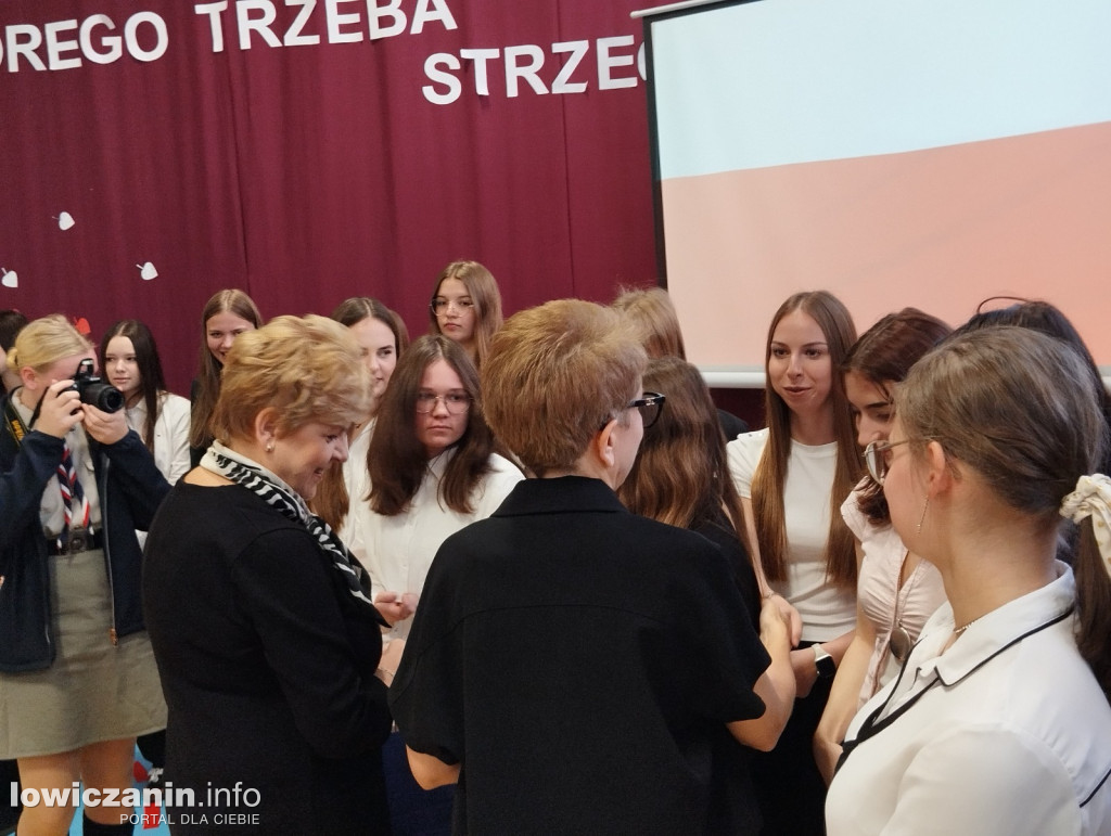 Łowicz. Uroczystości patriotyczne w I LO