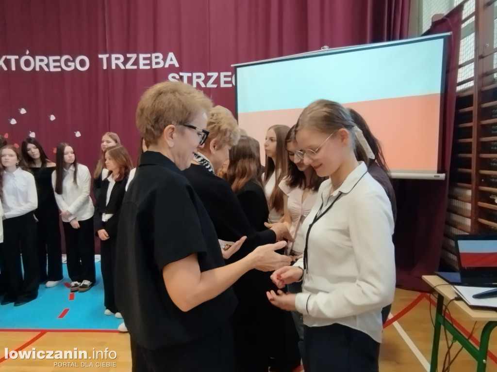 Łowicz. Uroczystości patriotyczne w I LO