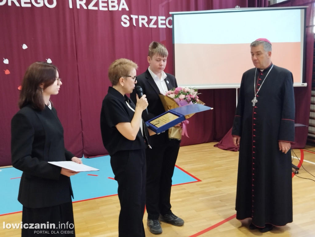 Łowicz. Uroczystości patriotyczne w I LO