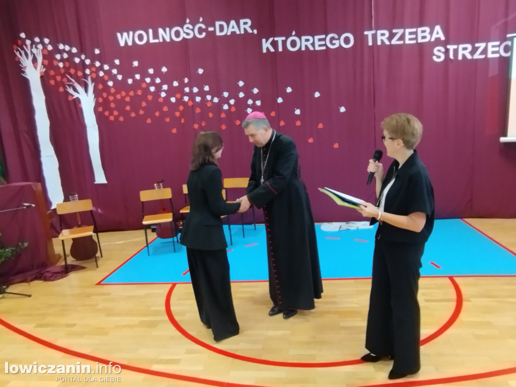 Łowicz. Uroczystości patriotyczne w I LO