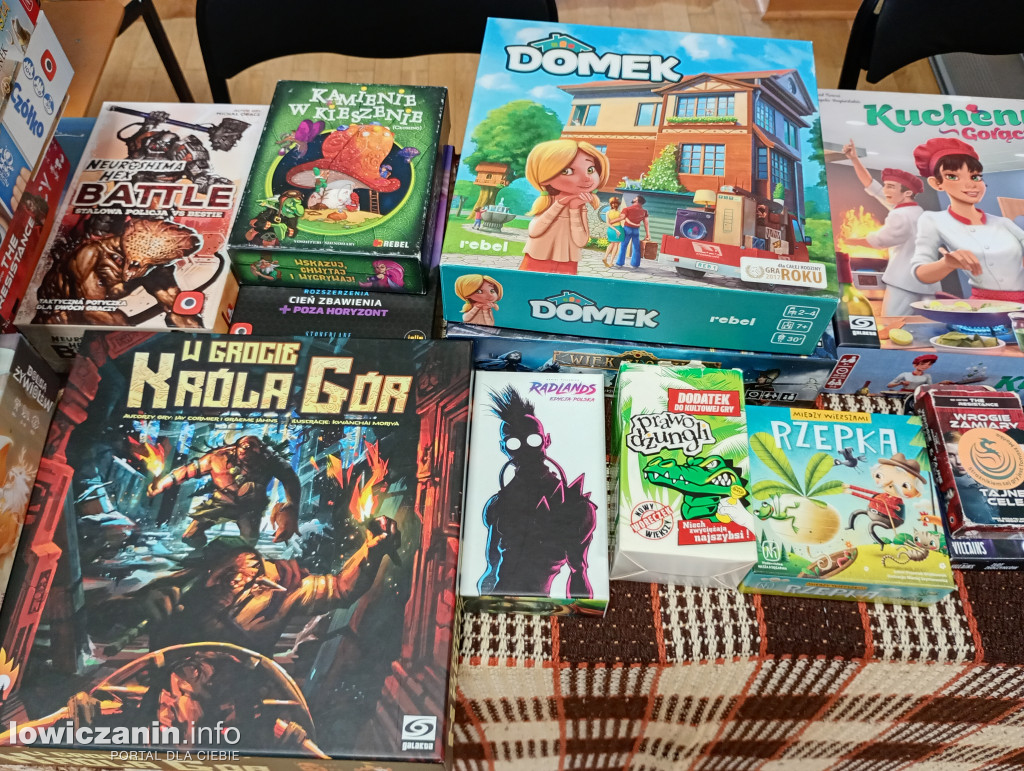 Łowicz gra do późnego wieczora