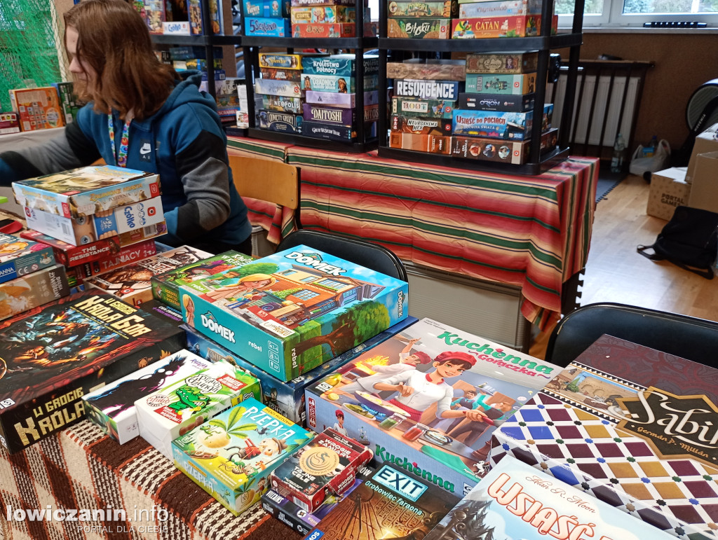 Łowicz gra do późnego wieczora