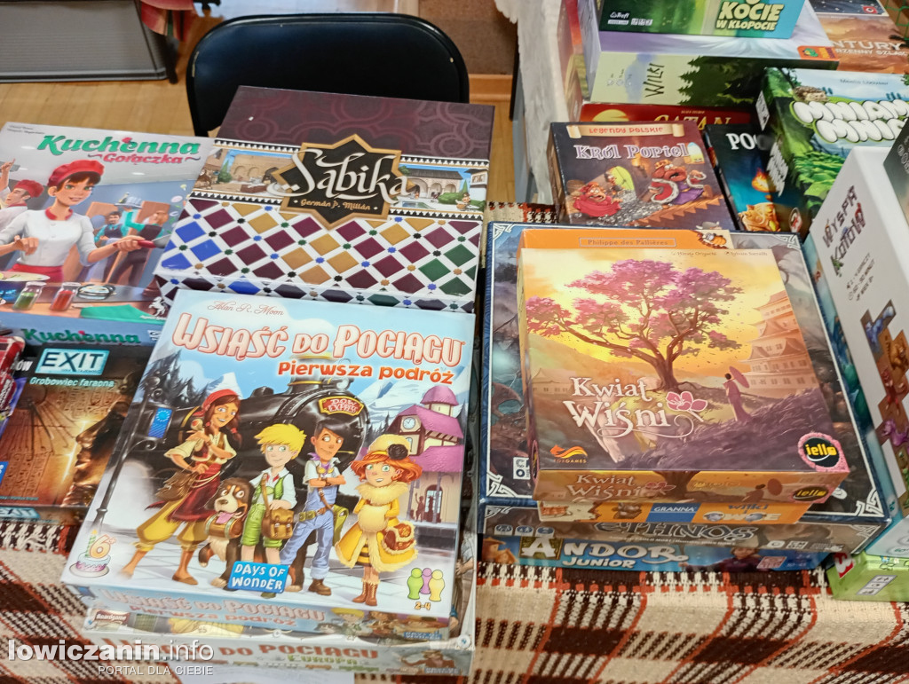 Łowicz gra do późnego wieczora