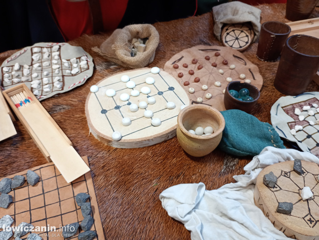 Łowicz gra do późnego wieczora