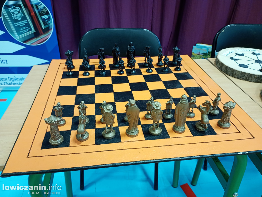 Łowicz gra do późnego wieczora