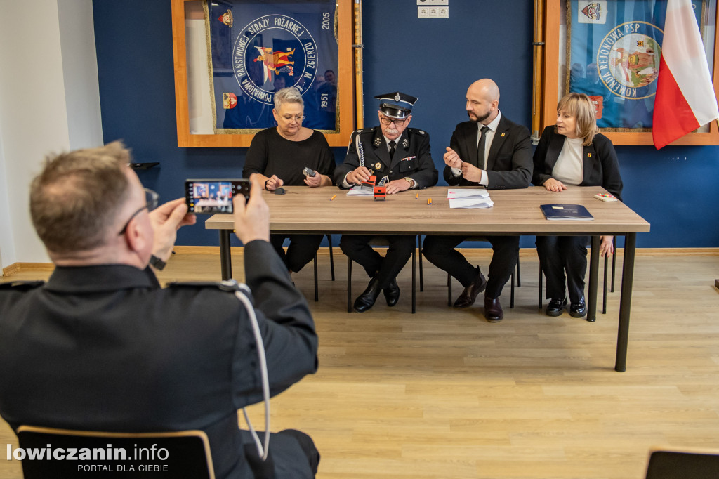 OSP z powiatu łowickiego otrzymają pieniądze na łączność